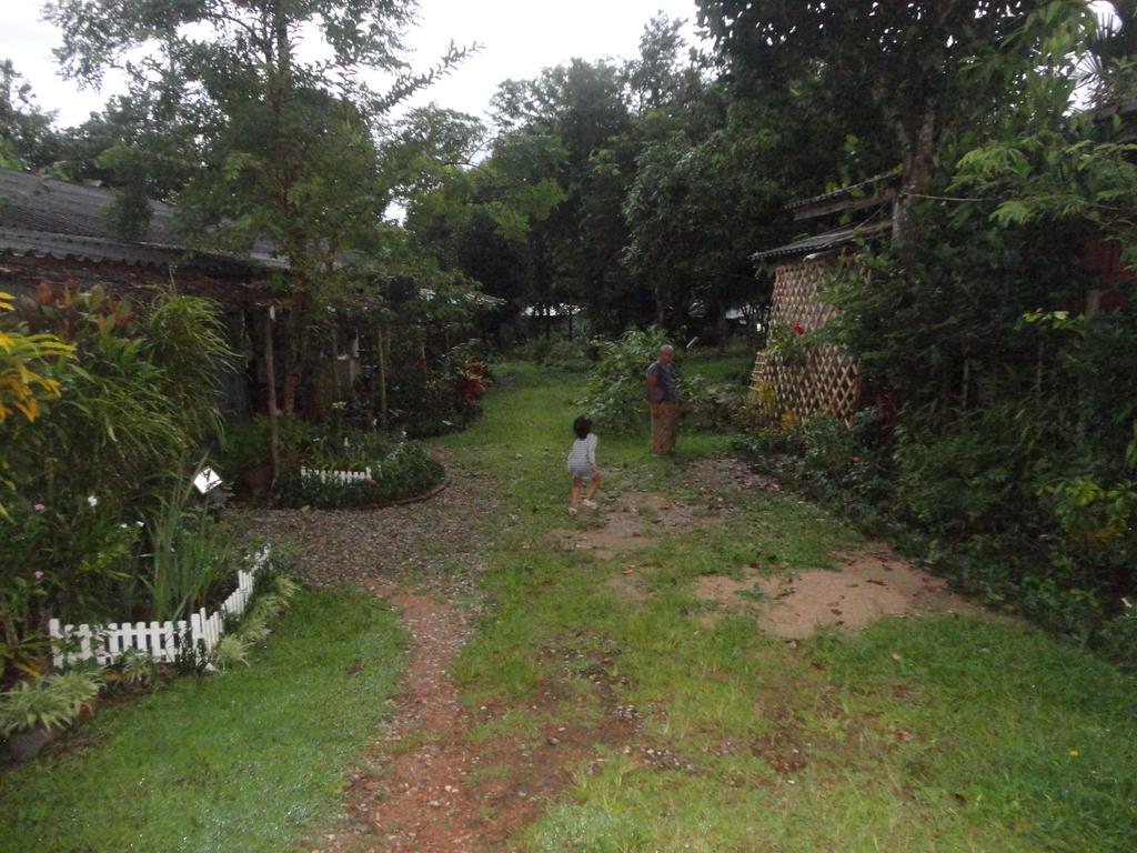 Grandma'S Home Sangkhlaburi Esterno foto